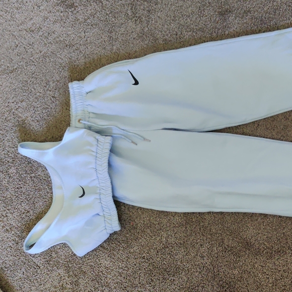 Nike matching sweat suit - Picture 1 of 4